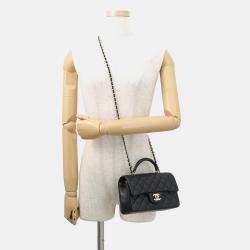 Pre Owned حقيبة شانيل قلاب صغير بمقبض علوي مطراز من جلد الحملان الأسود