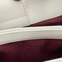 Pre Owned حقيبة شانيل نيو إكزكيتيف ٢ واي جلد أبيض حجم صغير