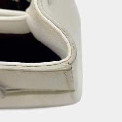 Pre Owned حقيبة شانيل نيو إكزكيتيف ٢ واي جلد أبيض حجم صغير