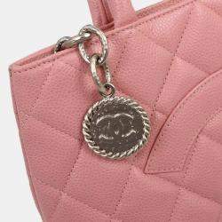 مملوكة مسبقًا حقيبة يد شانيل ميداليون جلد عجل وردي