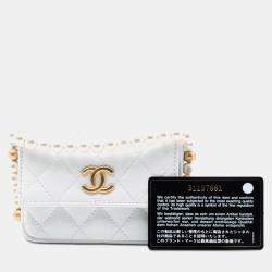 مملوكة مسبقًا Chanel White Quilted Lambskin About Pearls Card Holder On Chain