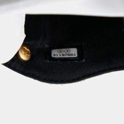 مملوكة مسبقًا Chanel White Quilted Lambskin About Pearls Card Holder On Chain