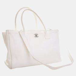 Pre Owned حقيبة توت شانيال تنفيذية من جلد العجل الأبيض متوسط ​​الحجم