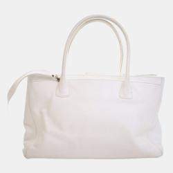 Pre Owned حقيبة توت شانيال تنفيذية من جلد العجل الأبيض متوسط ​​الحجم