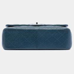 Pre Owned حقيبة شانيل كبيرة زرقاء كلاسيكية كافيار مزدوجة فلاپ