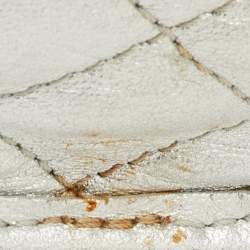 Pre Owned حقيبة شانيل مكعب ثلجي فضي بار مبطن بي في سي وجلد معدني قلاب