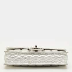 Pre Owned حقيبة شانيل مكعب ثلجي فضي بار مبطن بي في سي وجلد معدني قلاب