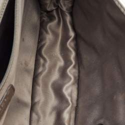 Pre Owned حقيبة شانيل مكعب ثلجي فضي بار مبطن بي في سي وجلد معدني قلاب