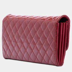 Pre Owned حقيبة كلاتش شانيل براءة الاختراع المبطنة حمراء شرق غرب مع سلسلة