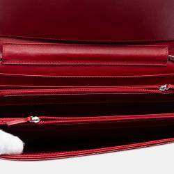Pre Owned حقيبة كلاتش شانيل براءة الاختراع المبطنة حمراء شرق غرب مع سلسلة