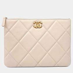 Pre Owned حقيبة كلاتش شانيل جلد كريمي 19 وسط جديد