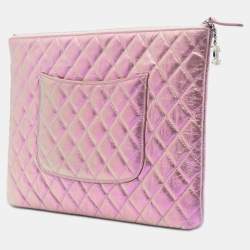 مملوكة مسبقًا حقيبة شانيل كلاتش جلد عجل قزحي كبير وردي مبطن