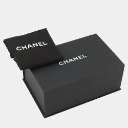 Pre Owned حقيبة شانيل بحمالة كتف ذات مقبض علوي جلد عجل لامع أسود مقلم حجم صغير