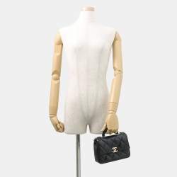 Pre Owned حقيبة شانيل بحمالة كتف ذات مقبض علوي جلد عجل لامع أسود مقلم حجم صغير