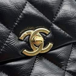 Pre Owned حقيبة شانيل بحمالة كتف ذات مقبض علوي جلد عجل لامع أسود مقلم حجم صغير