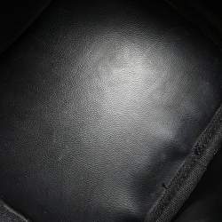 مملوكة مسبقًا حقيبة فانيتي رأسية شانيل جلد كافيار أسود