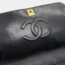 مملوكة مسبقًا حقيبة كتف سلسلة شانيل ماتلاسية كاملة من جلد الخراف الأسود حجم ٢٣