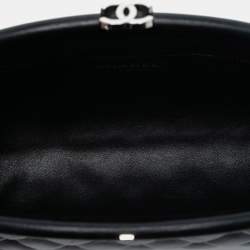 مملوكة مسبقًا Chanel Black Quilted Lambskin Timeless Kisslock Clutch
