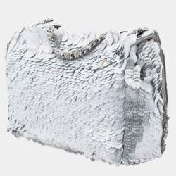 Pre Owned حقيبة كتف شانيل قلاب فردي صغيرة فضية بايليتس سيكوين