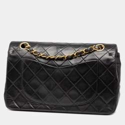 Pre Owned حقيبة شانيل كلاسيكية بغطاء مزدوج جلد خروف سوداء صغيرة