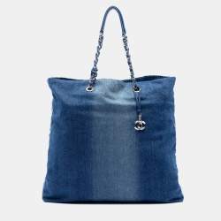 مملوكة مس بقًا Chanel Blue Printed Denim Shopping Tote