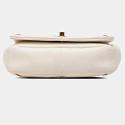 مملوكة مسبقًا Chanel White Small Lambskin Entwined Chain Flap