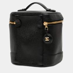 مملوكة مسبقًا حقيبة شانيل فانيتي كافيار سوداء CC