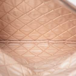 مملوكة مسبقًا حقيبة كلتش شانيل قابلة للطي جمال تأثير بكسل جلد عجل مبطنة وردية