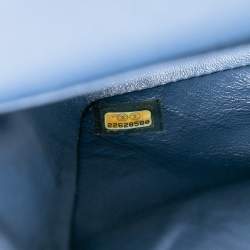 مملوكة مسبقًا حقيبة شانيل كلاسيك دينيم مزهرة متوسطة مزدوجة فلاب