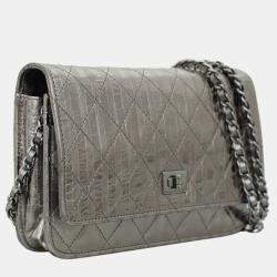 Pre Owned حقيبة شانيل فضية جلد العجل على سلسلة رباط