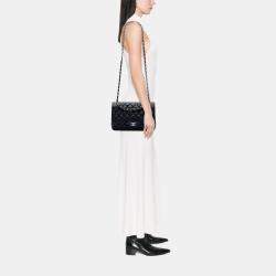 مملوكة مسبقًا Chanel Black Jumbo Classic Caviar Double Flap