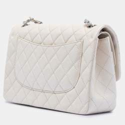 مملوكة مسبقًا حقيبة شانيل فلاب مزدوجة كافيار لامعة كلاسيكية جمبو بيضاء