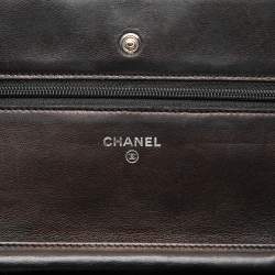 مملوكة مسبقًا محفظة شانيل CC مبطنة سوداء براءة اختراع بمشبك سلسلة