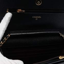 مملوكة مسبقًا Chanel Black CC Quilted Caviar Wallet on Chain