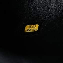 Pre Owned حقيبة كلتش شانيل قفل قبلة مبطنة براءة اختراع أسود سی سی