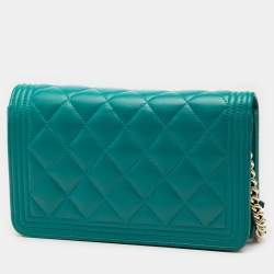 Pre Owned Chanel Blue Quilted Lambskin Boy Wallet On Chain