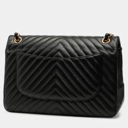 Pre Owned حقيبة شانيل كلاسيك ناعمة (جلد حمل) سوداء كبيرة مع فلاب مزدوجة بالتشكيل الهندسي