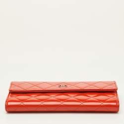 مملوكة مسبقًا محفظة شانيلا سي سي جلد لامع مبطن برتقالي