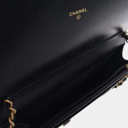 Pre Owned Chanel Black Quilted Caviar Glitter CC Roller Skate Clutch With Chain