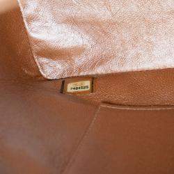 مملوكة مسبقًا حقيبة توت شانيل مدالية جلد خراف بنية