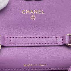 Pre Owned حامل بطاقات شانيل كوكا جلد خروف مبطن CC أرجواني على سلسلة