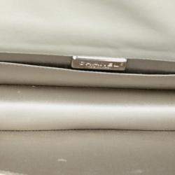 Pre Owned Chanel White Quilted Lambskin Boy Flap Clutch