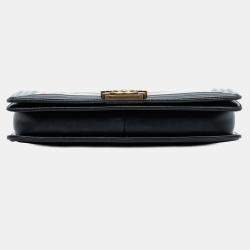 مملوكة مسبقًا Chanel Black Green Old Medium Multicolor Quilted Lambskin Crest Boy Flap