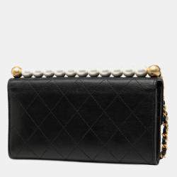 Pre Owned Chanel Black Quilted Goatskin Chic Pearls Clutch with Chain