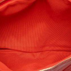 مملوكة مسبقًا حقيبة كلتش شانيل "CC" شيفرون جلد حمل صغير برتقالي قابل للطي