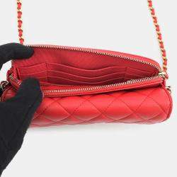 مملوكة مسبقًا Chanel Matelasse Flap Chain shoulder Phone Pouch Red Lambskin
