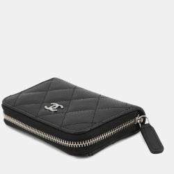 Pre Owned محفظة شانيـل الكلاسيكية بسحاب مصنوعة من جلد الكافيار الأسود رباعي якімاتelas!