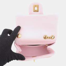 Pre Owned حقيبة شانيل ماتلاسي كامليا بسلسلة للكتف جلد خراف وردي بحجم ميني