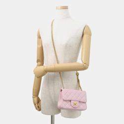 Pre Owned حقيبة شانيل ماتلاسي كامليا بسلسلة للكتف جلد خراف وردي بحجم ميني