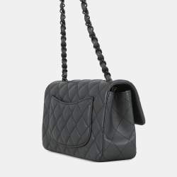 مملوكة مسبقًا Chanel Mini Matelasse Chain shoulder Bag Black Lambskin Size 20